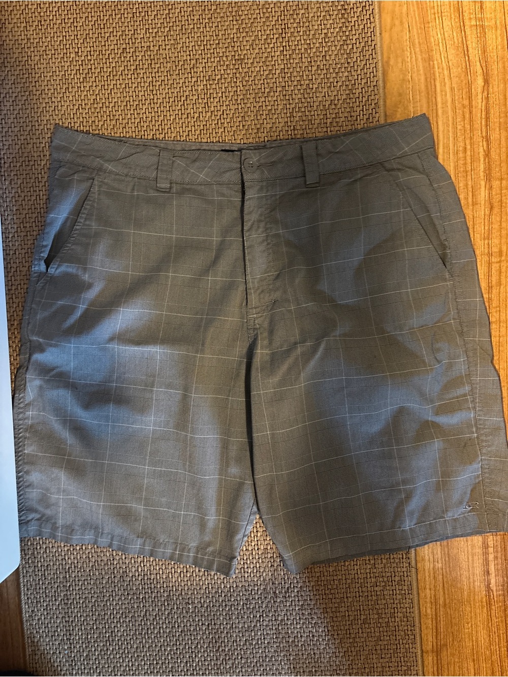O'Neill Men's Charcoal Plaid Flat-Front Shorts